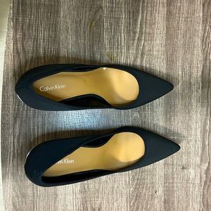 Calvin Klein stretch pumps
